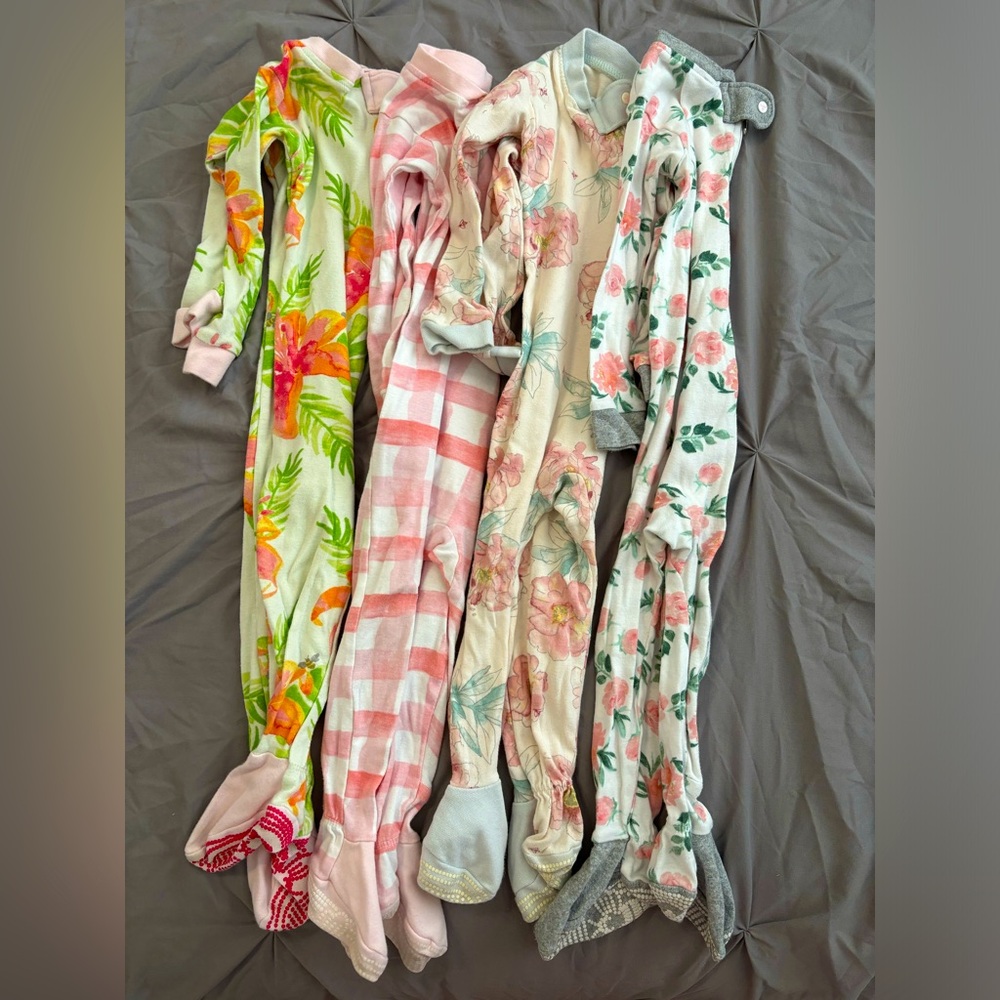 Burt’s Bees pajamas- set of 4. Great condition